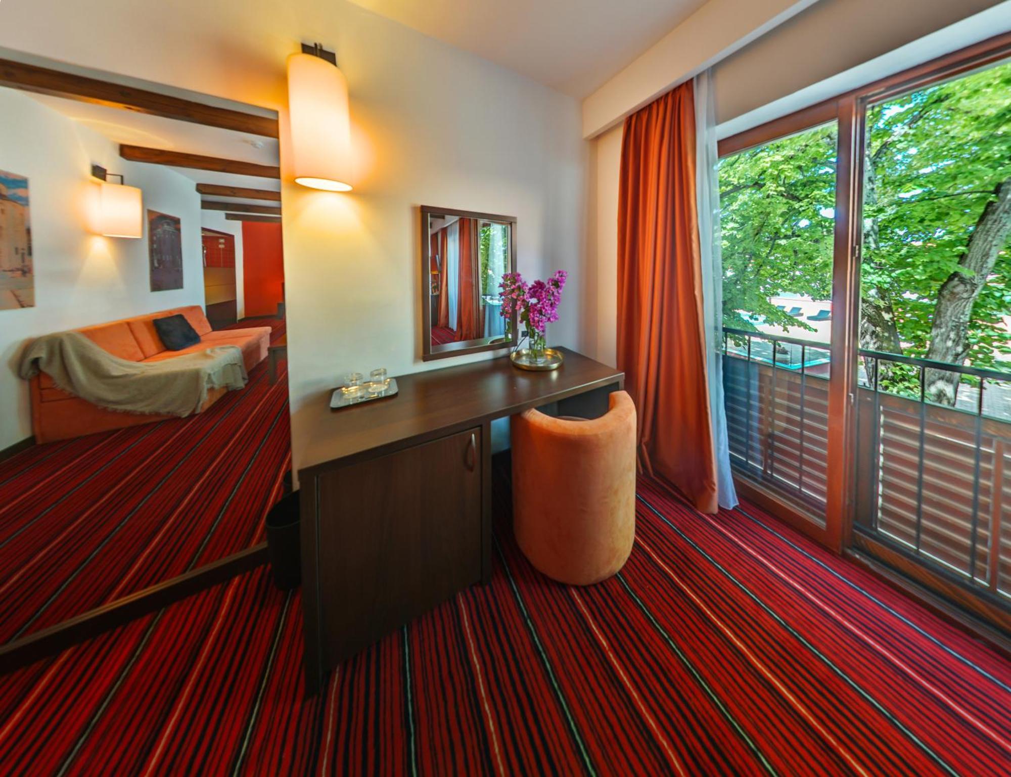 Donat Hotel 4*