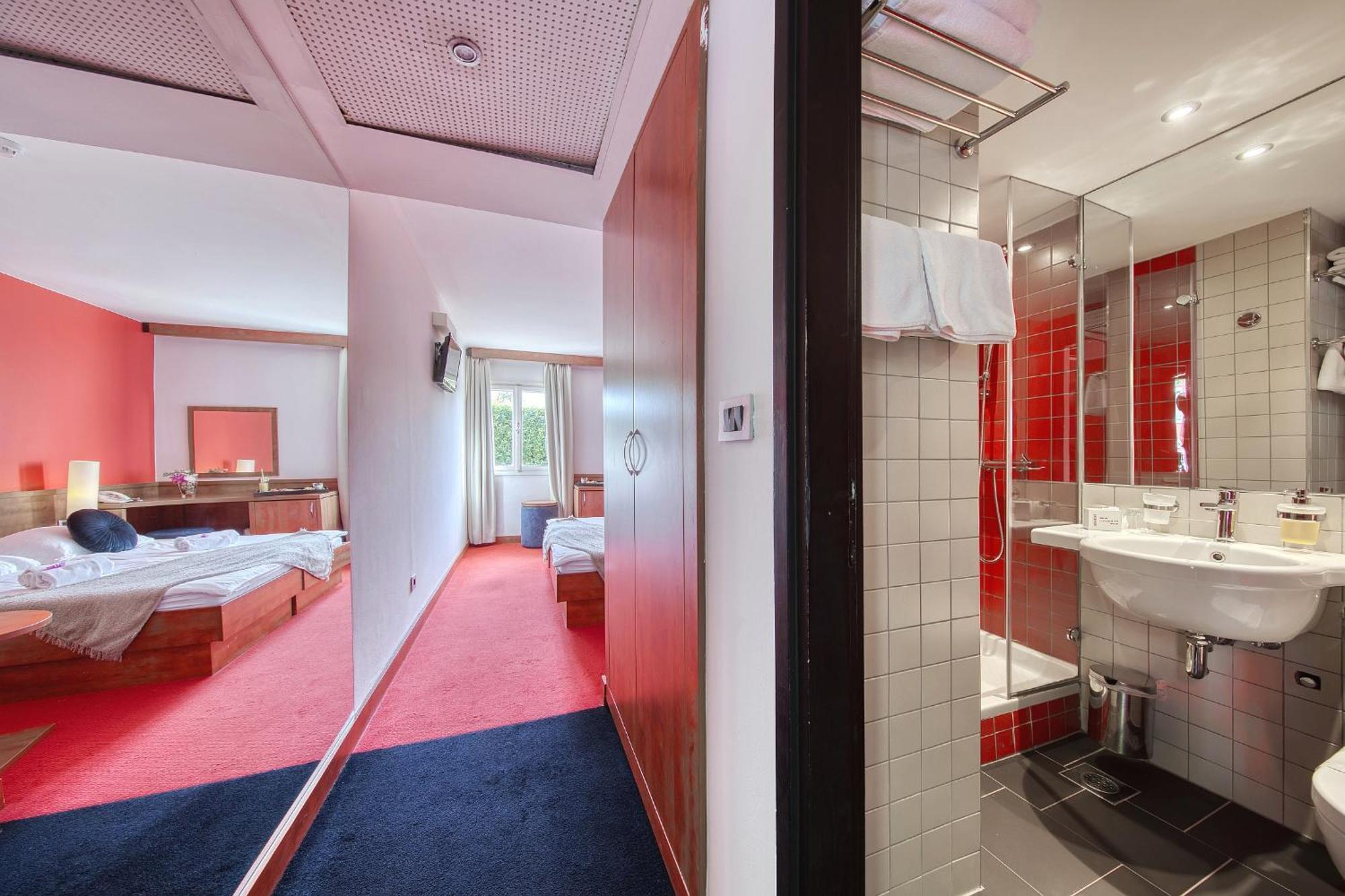 Donat Hotel 4*